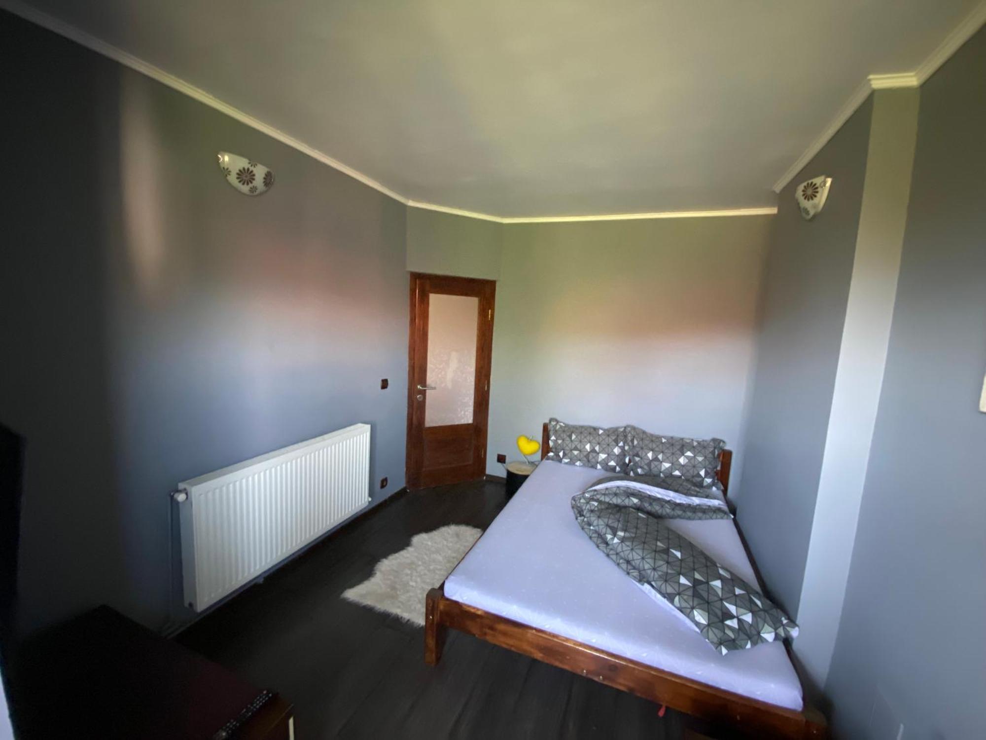 Comfort Home Apartment 2 Petrosani Luaran gambar